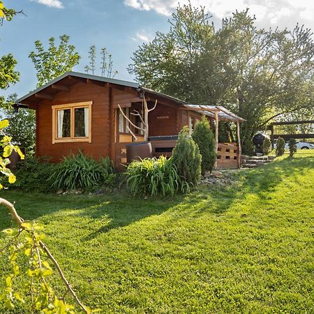 فيلا Cozy Wood Hut On The Farm Trebivlice المظهر الخارجي الصورة