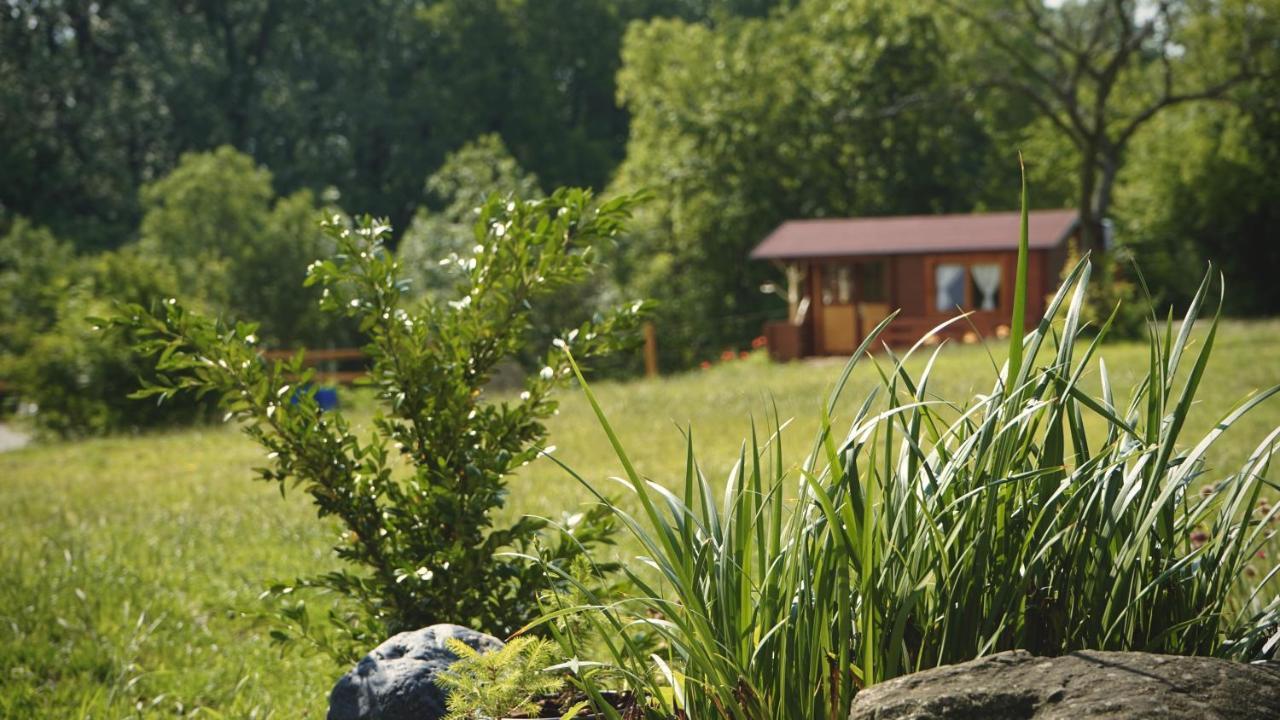 فيلا Cozy Wood Hut On The Farm Trebivlice المظهر الخارجي الصورة