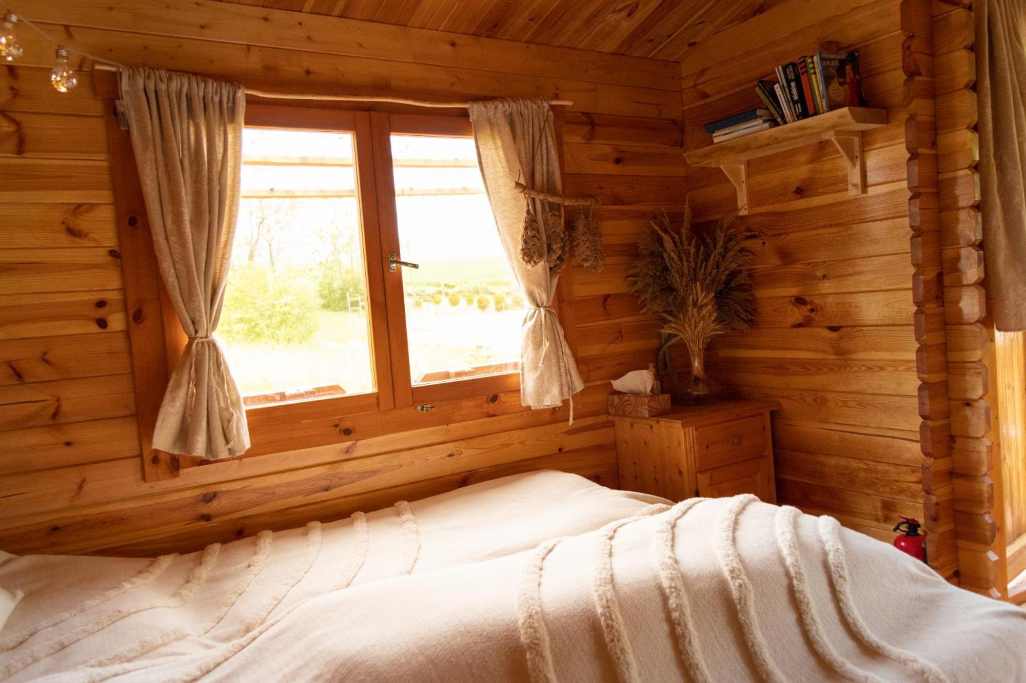 فيلا Cozy Wood Hut On The Farm Trebivlice المظهر الخارجي الصورة